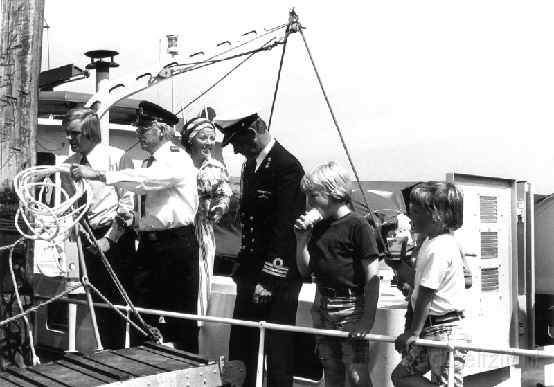 H.M.S Kon.Beatrix en Z.K.H Prins Claus en kinderen op Pinks4.jpg